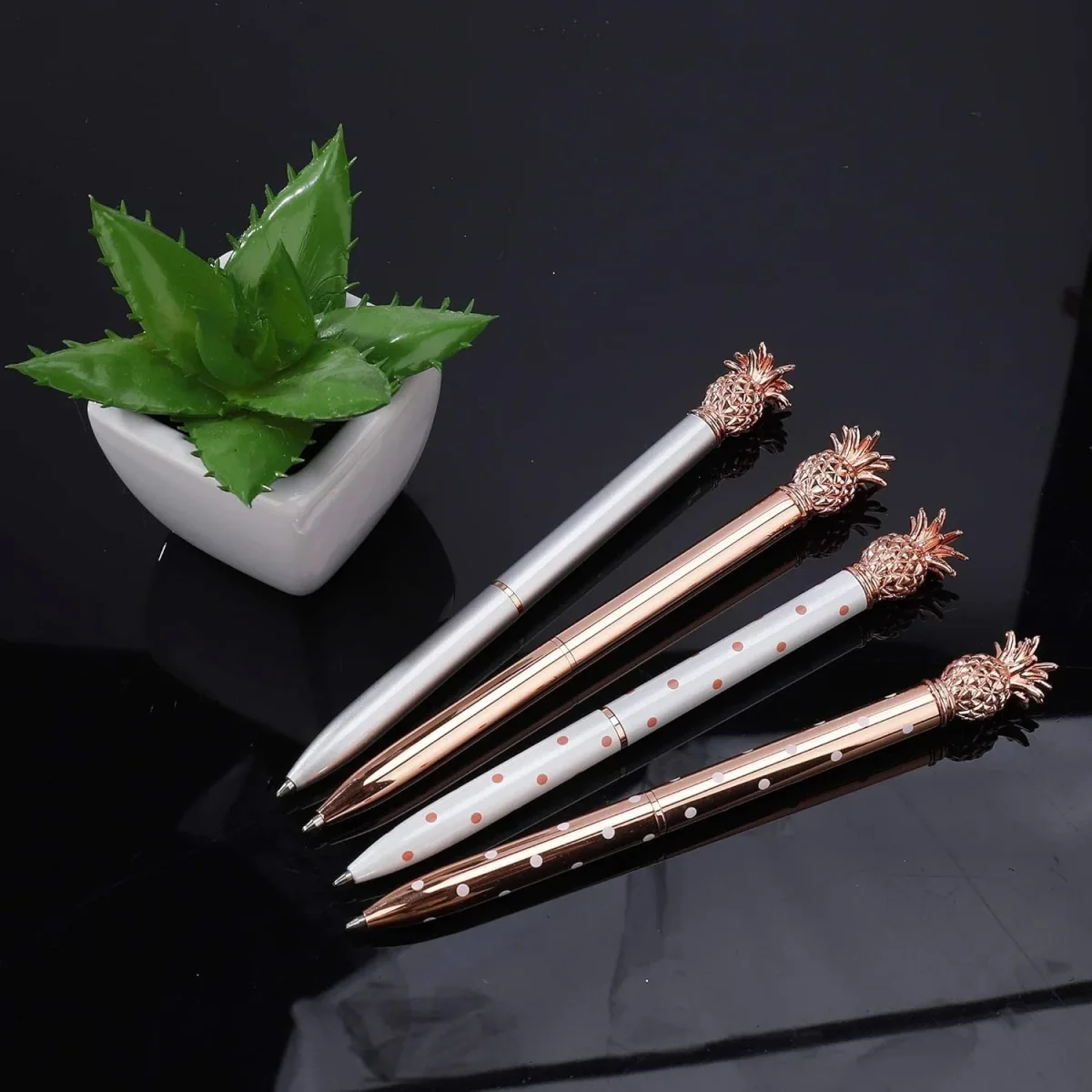 4-Delige Set Elegante Ananas Balpennen - Roosgoud Metalen Uitvoering - Perfect voor Kantoor en School - Vloeiend Schrijven met 1.0 mm Zwarte Inkt - Stijlvolle Schrijfaccessoires - Afbeelding 3